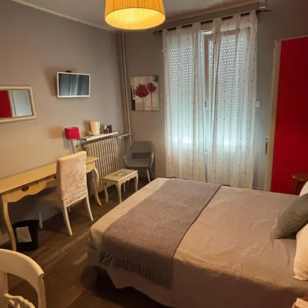 Hotel Le Pont De L'aube 2*