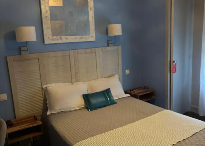 Le Pont De L'aube Hotel